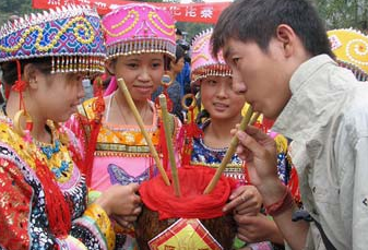 仡佬族傳統(tǒng)節(jié)日，仡佬族風(fēng)俗慣大全